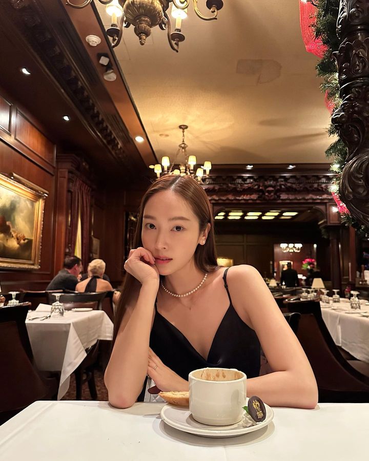 李斯丹妮于文文郑秀妍微博之夜,郑秀妍公开恋情是真的吗