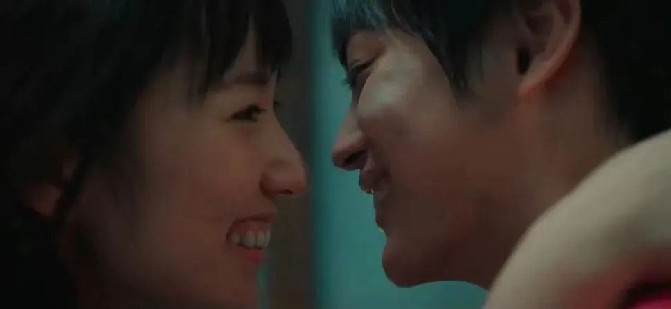 为什么老是喜欢咬男朋友手,总想咬男朋友是因为什么