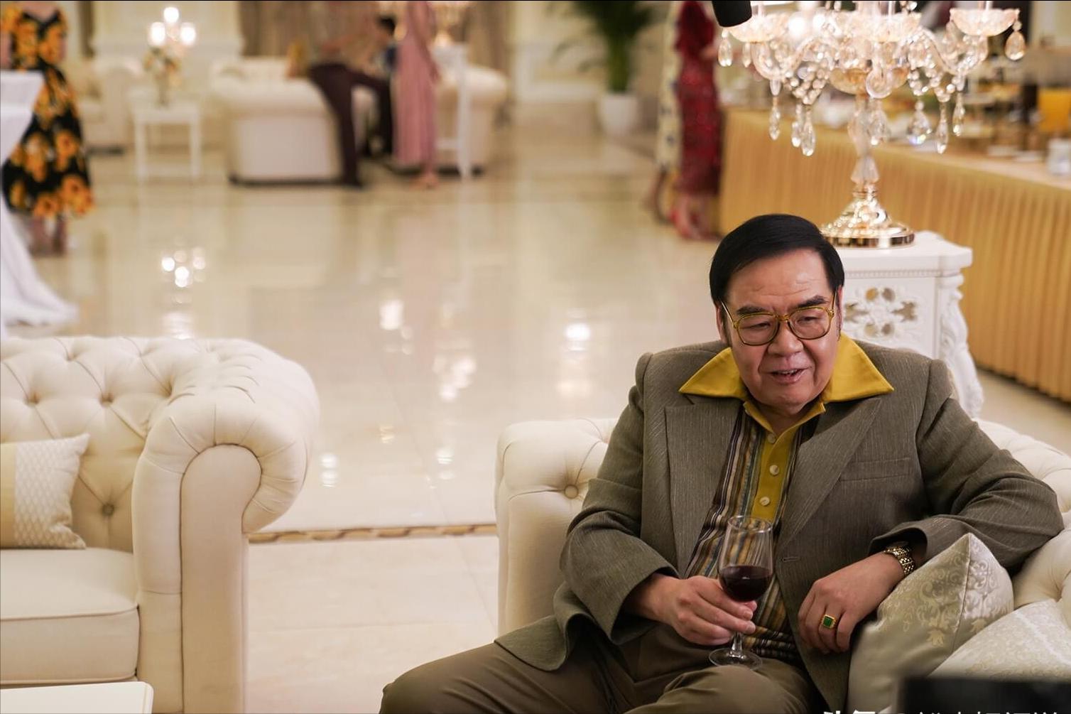 过气老戏骨窘况：农村走穴、直播捞金、情史混乱，晚节还值钱吗？