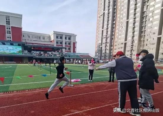 冰雪运动走进津门中小学,冰雪运动进课堂乐享健康迎冬奥