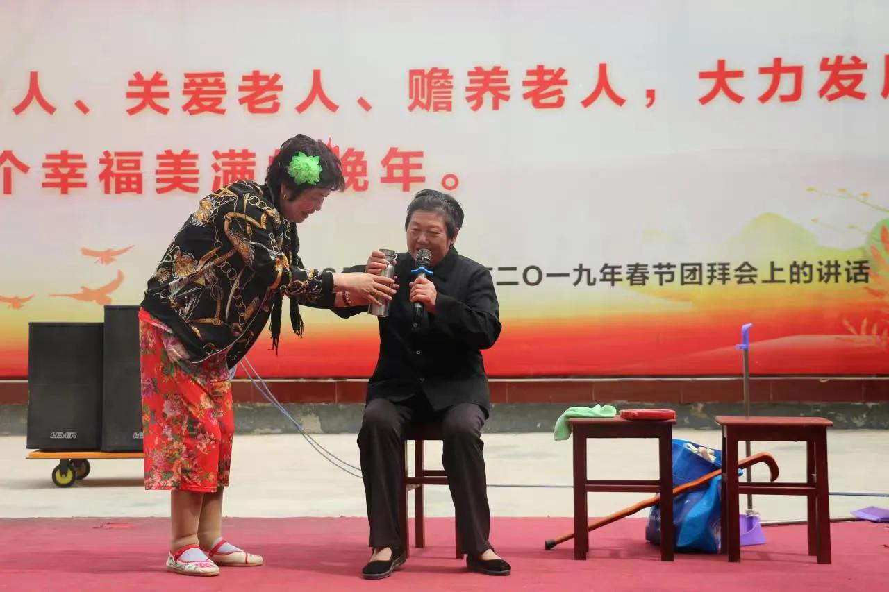 别样生日会情暖老人心：东望志愿者走进渭南市景华医养院为老人举办集体生日会