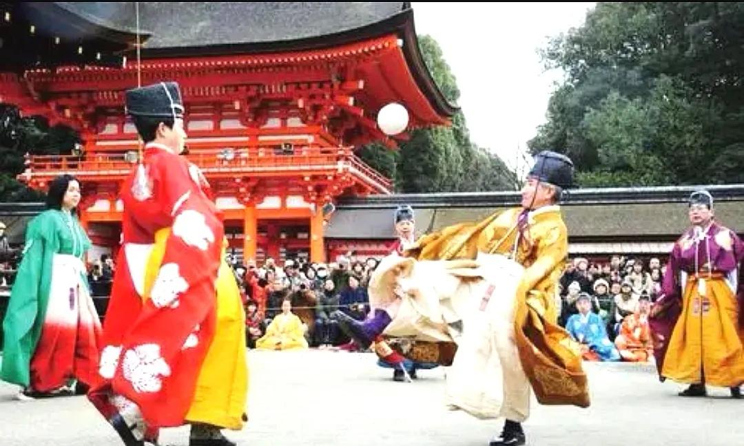 古代的足球是怎么诞生的,足球是黄帝发明的吗