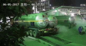 违规充电瓶车致爆燃什么原因,违规充电致爆燃后续