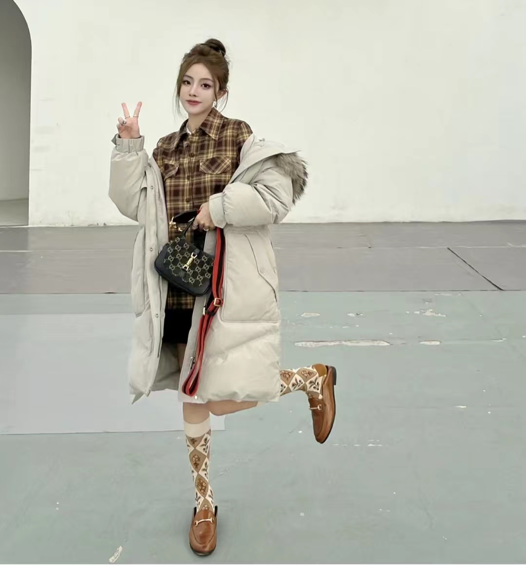 冬季穿什么颜色的羽绒服比较百搭,每个色系都很好看