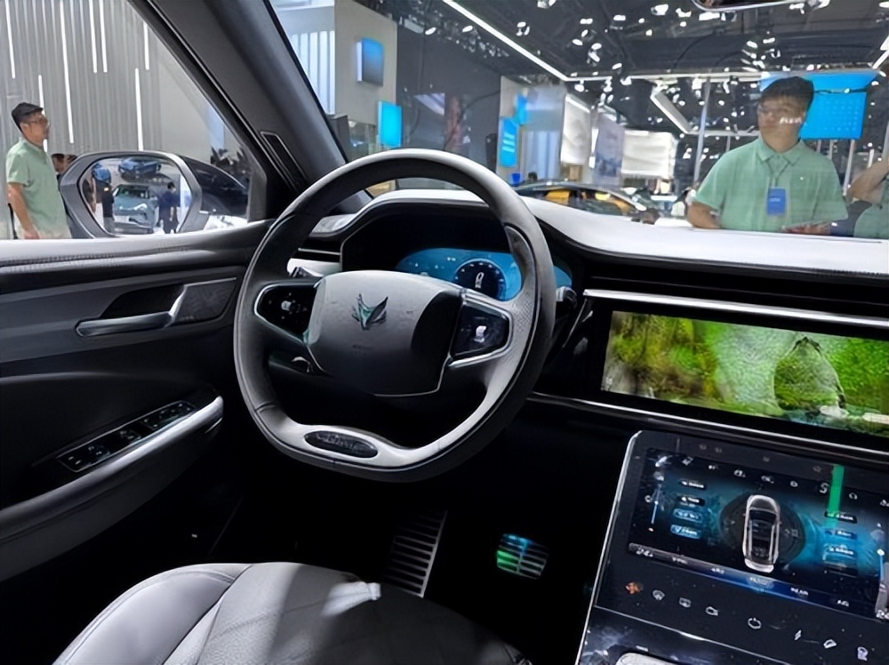 极狐阿尔法s森林氧吧,极狐阿尔法s森林版试驾车到店