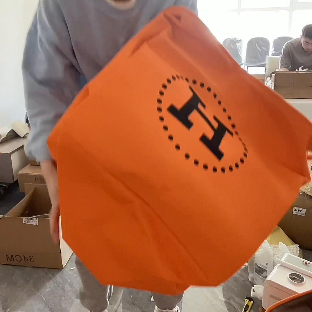 兄弟们这是一个拆快递视频跟你们分享下在一网上买的...