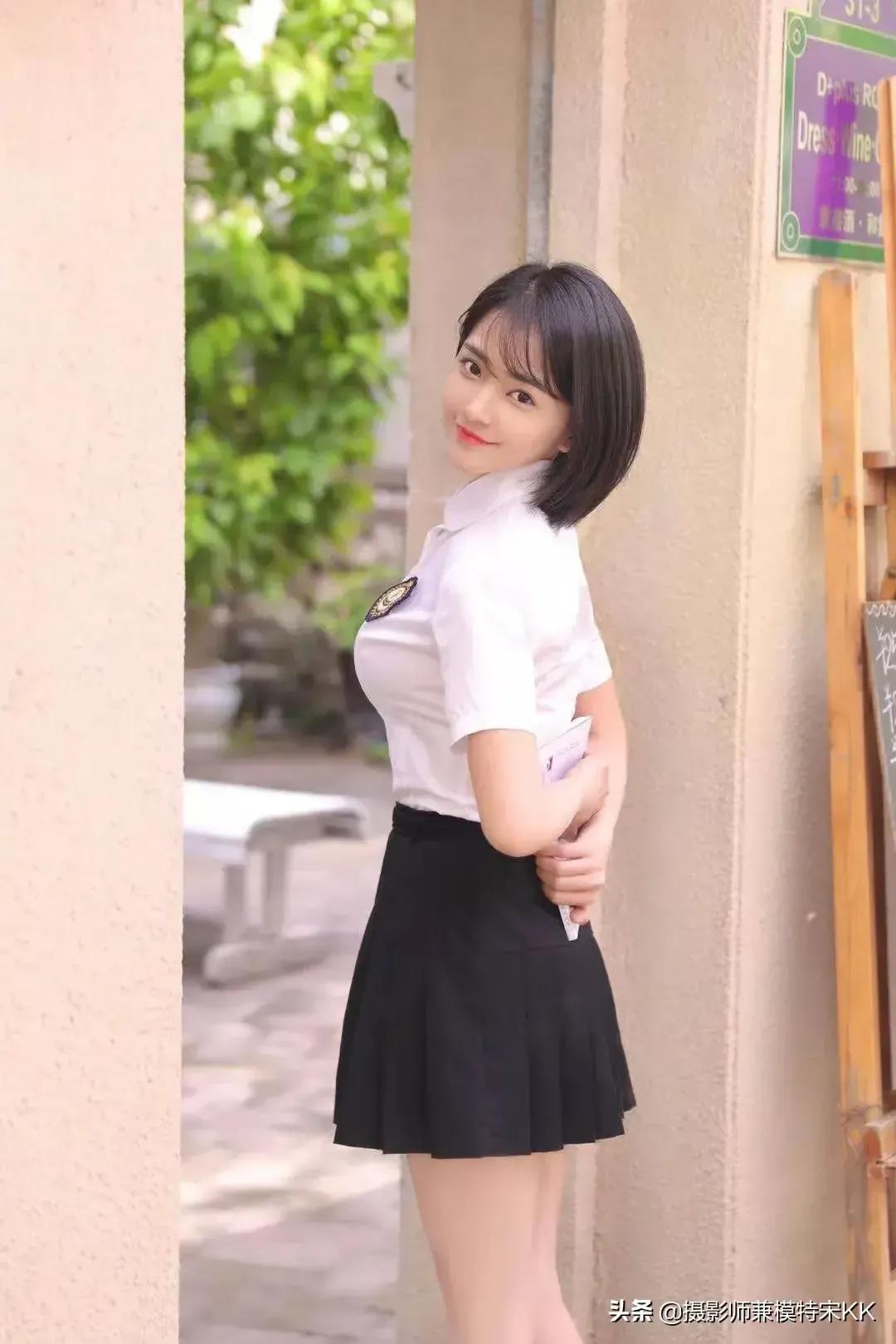 回眸一笑百媚生意思,回眸一笑百媚生是谁