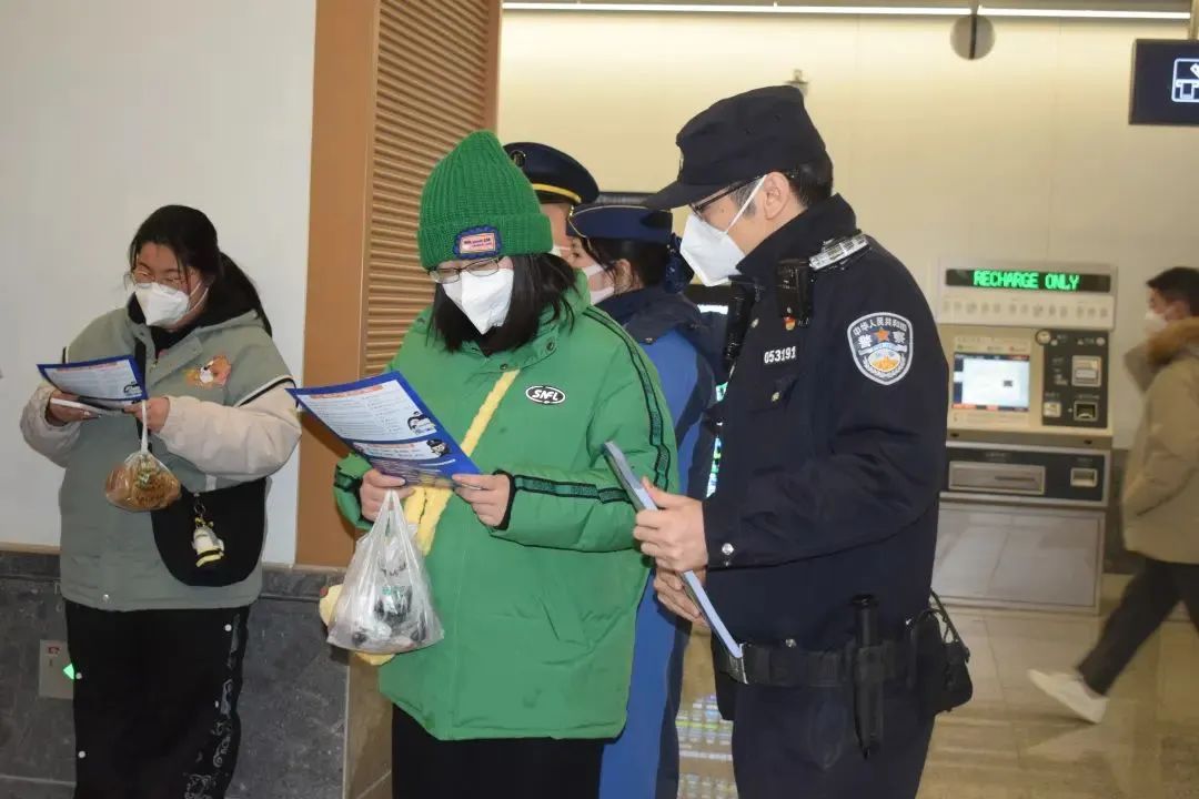 公安心向党护航新征程广东,公安心向党护航新征程图文