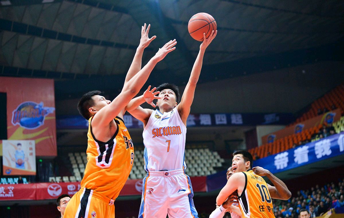 勇士官宣19人名单夏季联赛,官宣新疆大外援