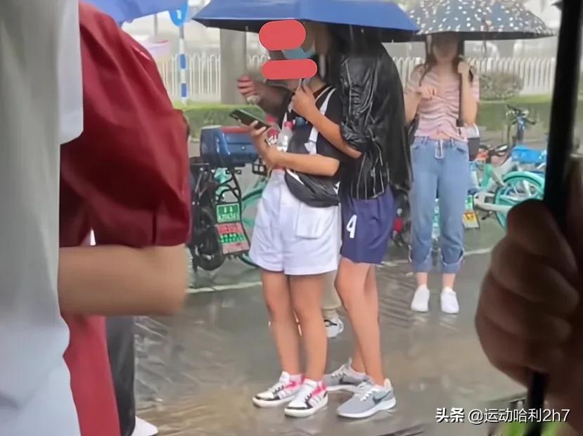 做核酸遇到局部大雨,做核酸遇大雨