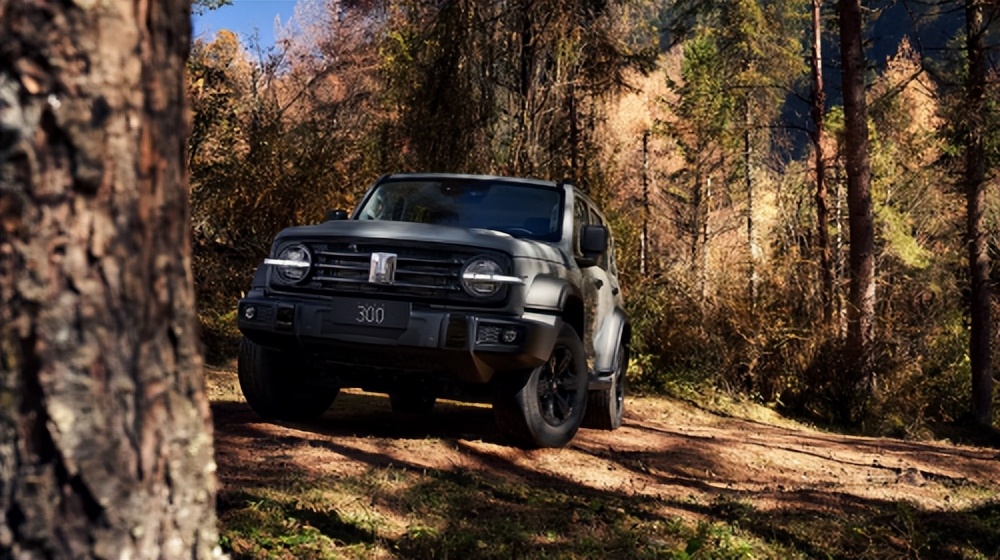 坦克SUV领跑春节档，“铁汉柔情·爱在一起”温情“上映”