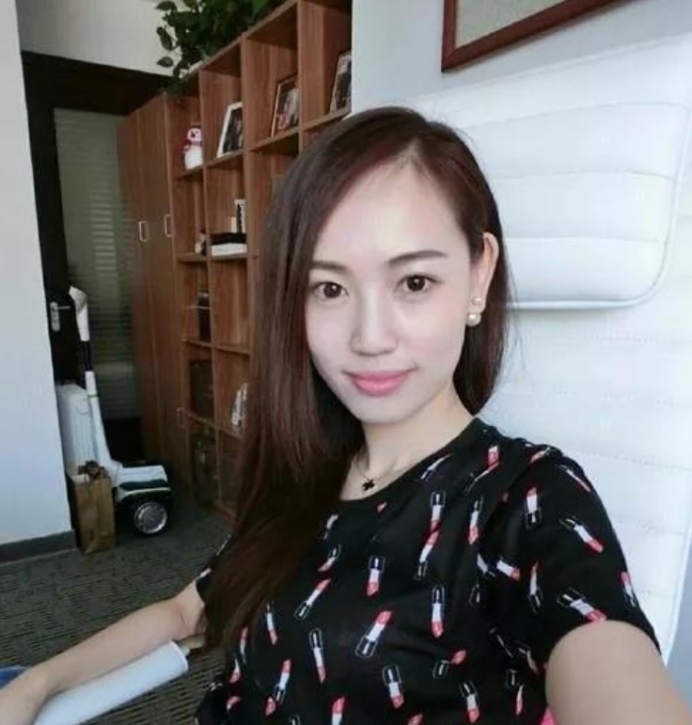 王宝强与马蓉离婚后的生活对比,王宝强离婚给马蓉分了多少钱