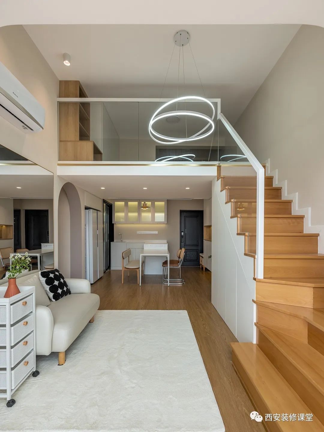 80㎡老旧小复式，变身奶油三口之家