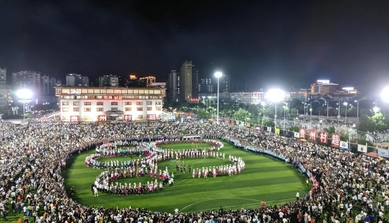 董路直播骂人,董路说村超改变不了中国足球