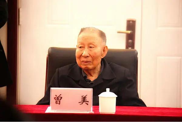 15个鬼子藏身窑洞顽抗，曾美下令全部活埋：没投降不算俘虏，杀