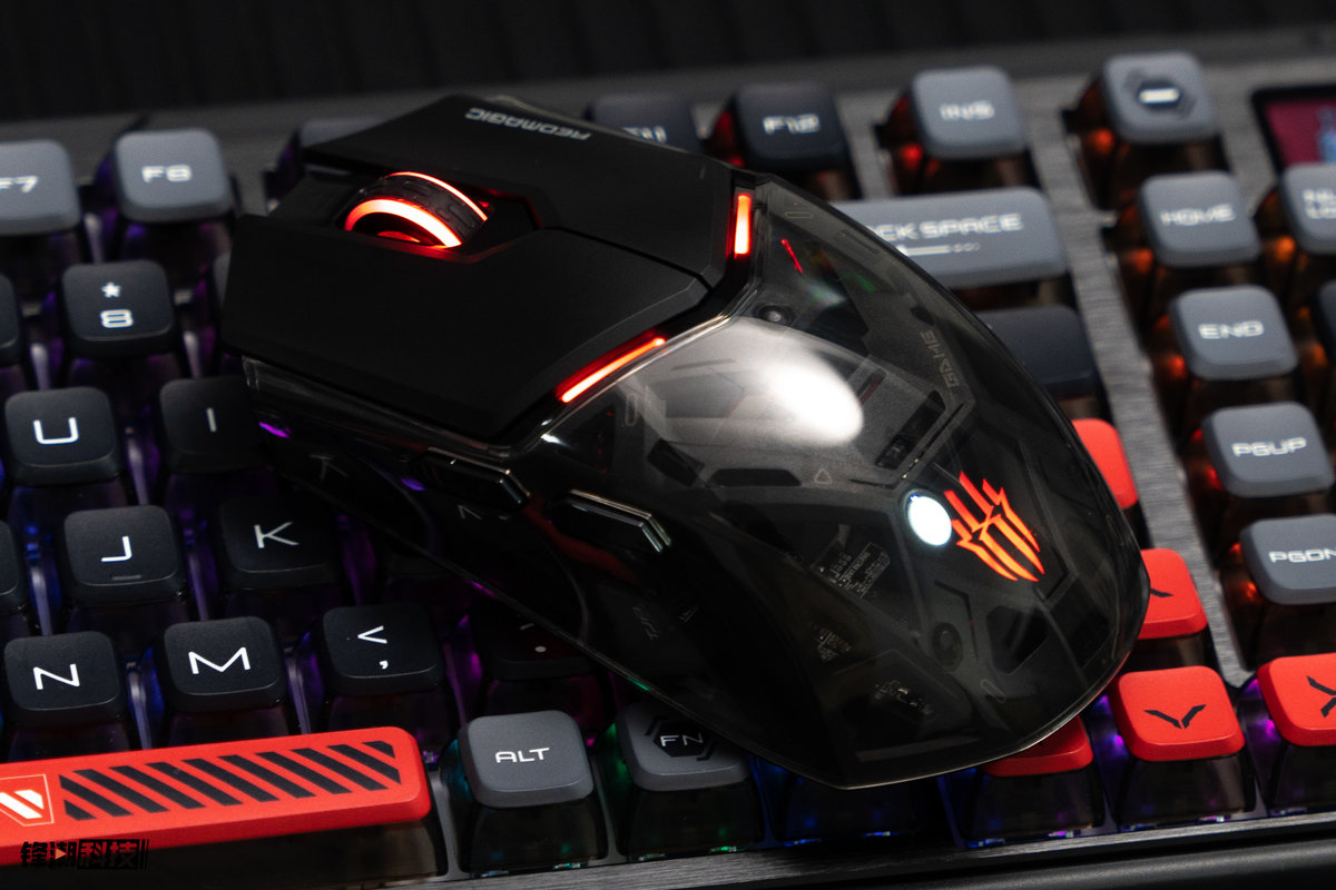 红魔电竞平板游戏体验,红魔电竞机械键盘