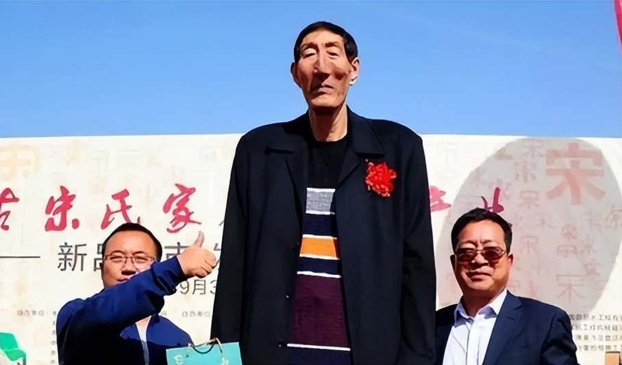 中国第一巨人鲍喜顺不听大夫劝告,中国第二巨人鲍喜顺身高