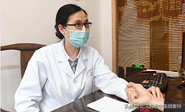 身上起癣一样的红疙瘩吃什么药,身上起红色的癣痒是怎么回事