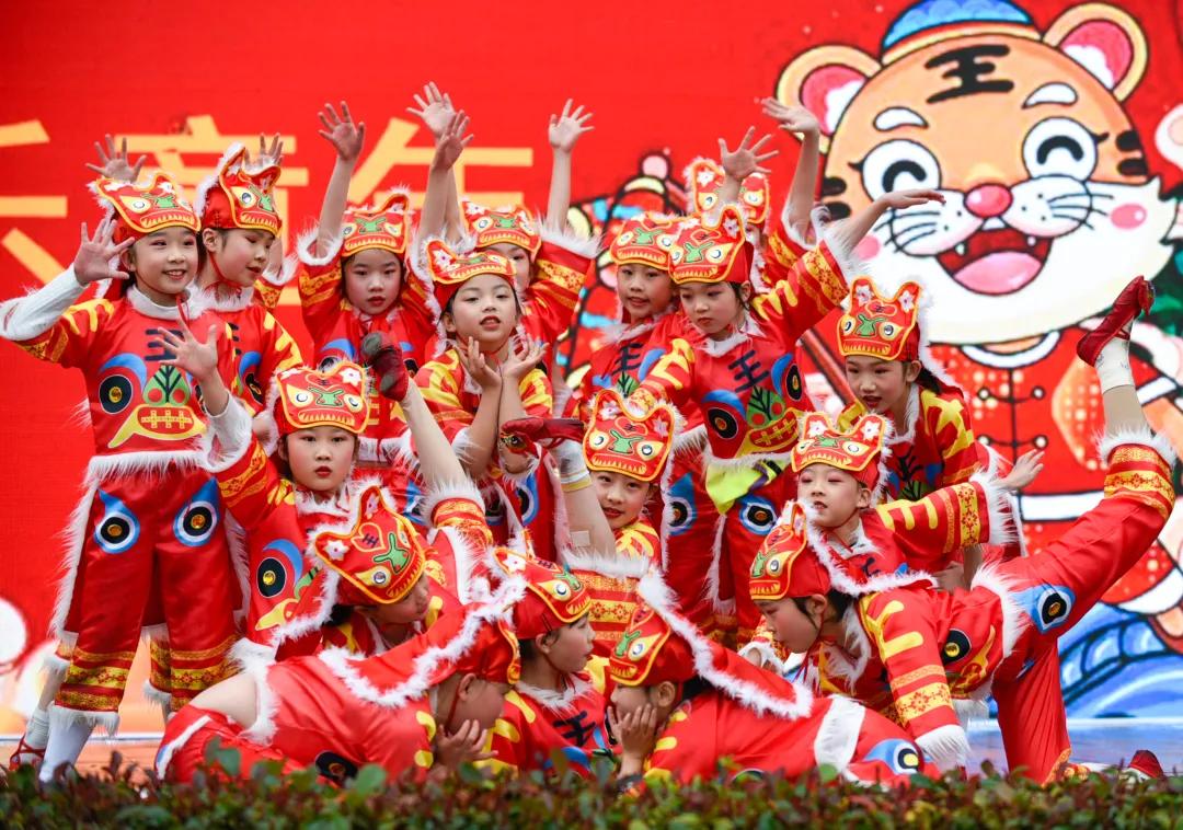 开学啦听听新生的感受,开学了看一下宿舍的环境