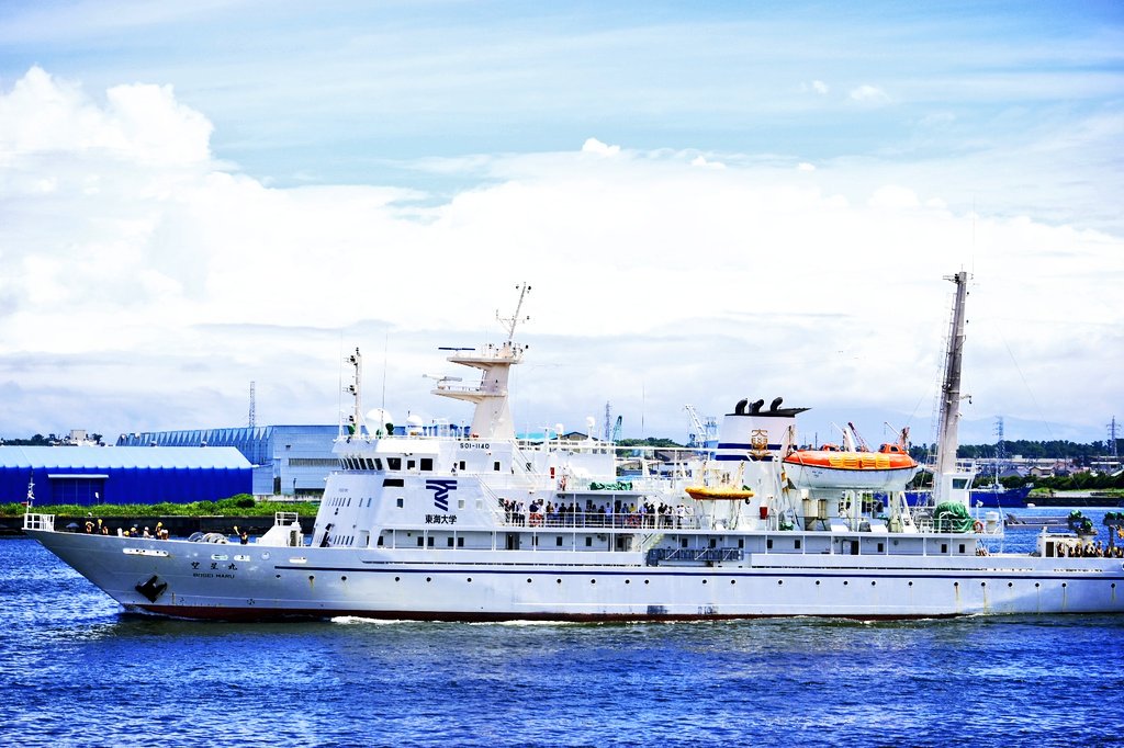 中国海警依法驱离日本船只报道,中国海警驱离日非法进领海船只