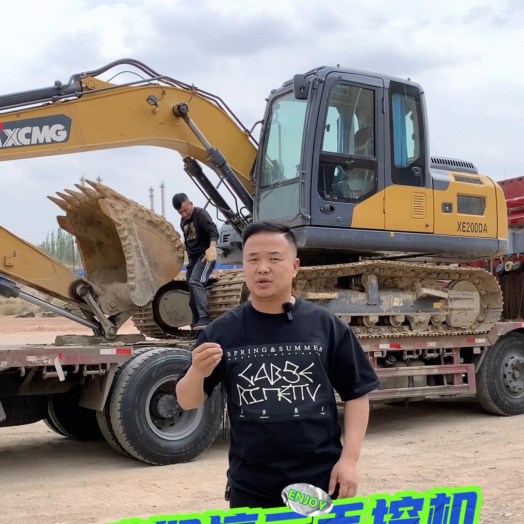 兄弟们，花一万运费买的这台徐工155你们觉得值不值？@...