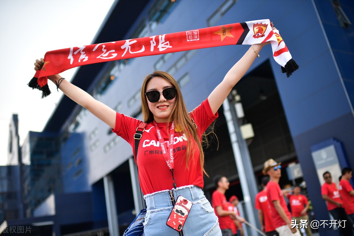 郑智在广州恒大十大高光时刻,郑智撑起了困境中的广州队