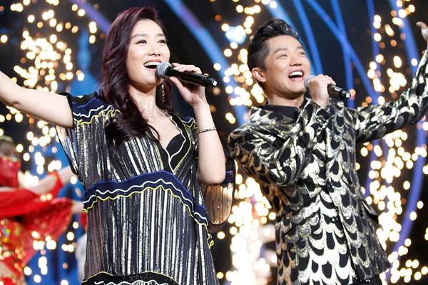 凤凰传奇24年前的约定五五分账,凤凰传奇凭什么五五分账