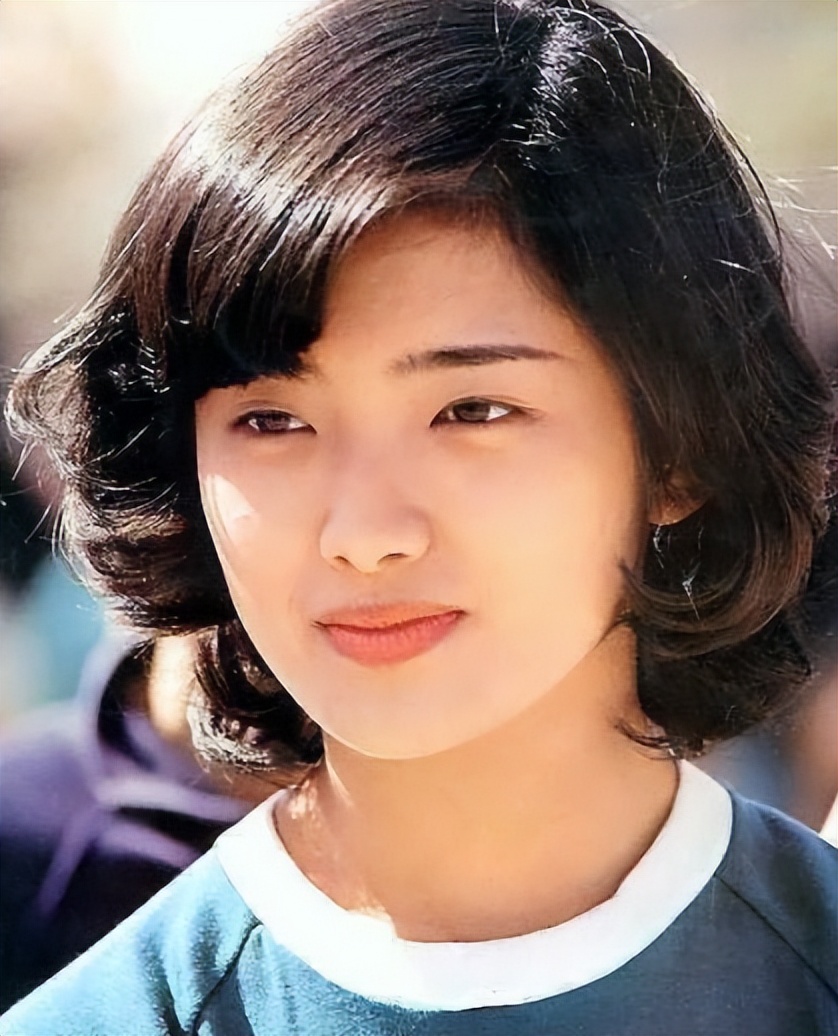 日本70年代女性山口百惠,山口百惠多少岁母亲去世的