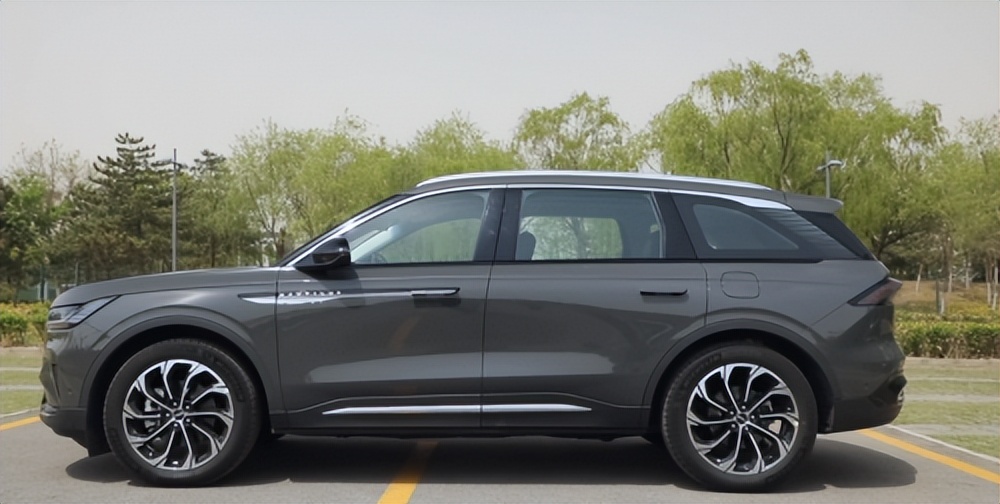 林肯航海家2.7t四驱爬坡试驾视频,2021款长安林肯航海家2.0试驾视频