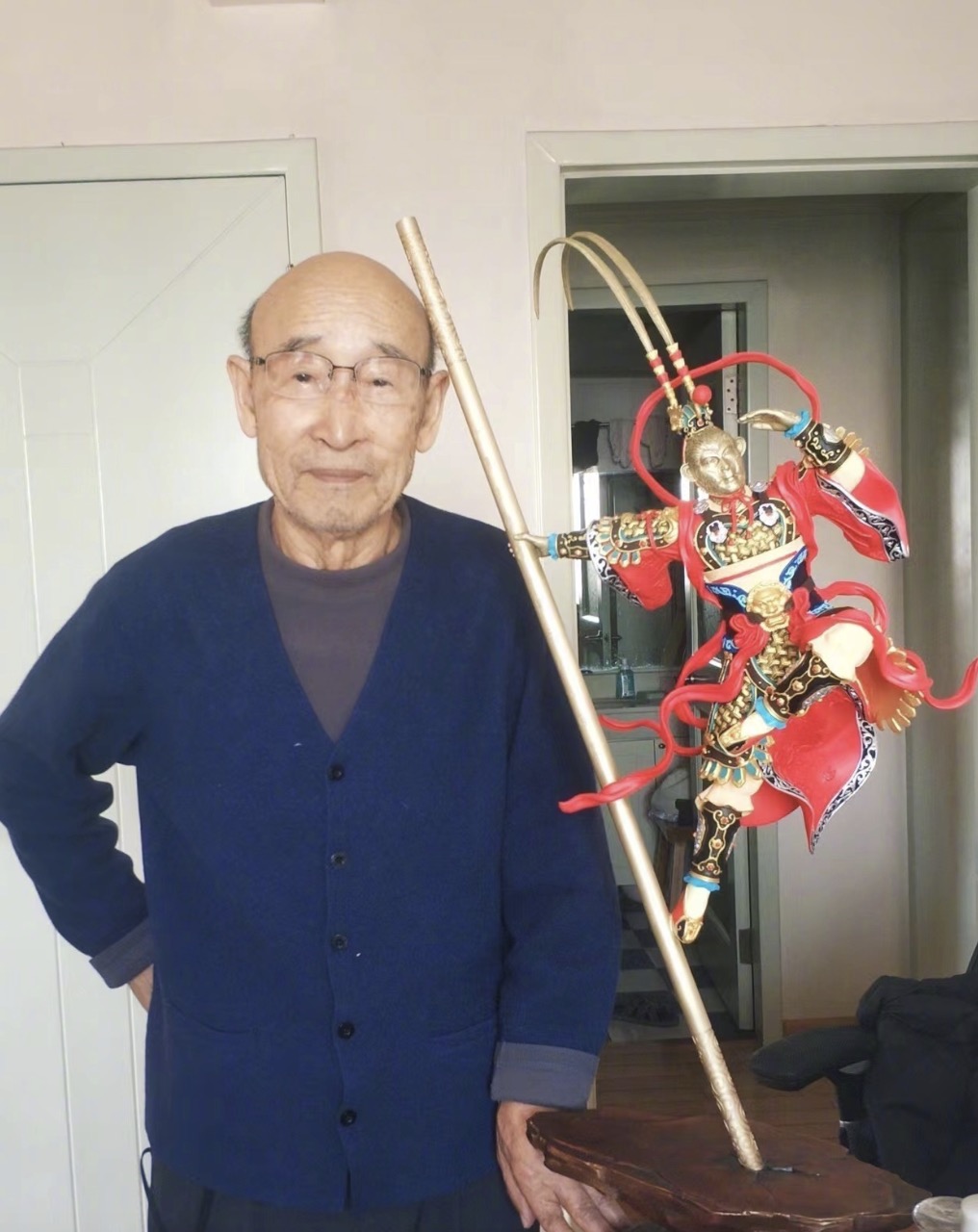 六小龄童痛悼太上老君郑榕,六小龄童郑榕