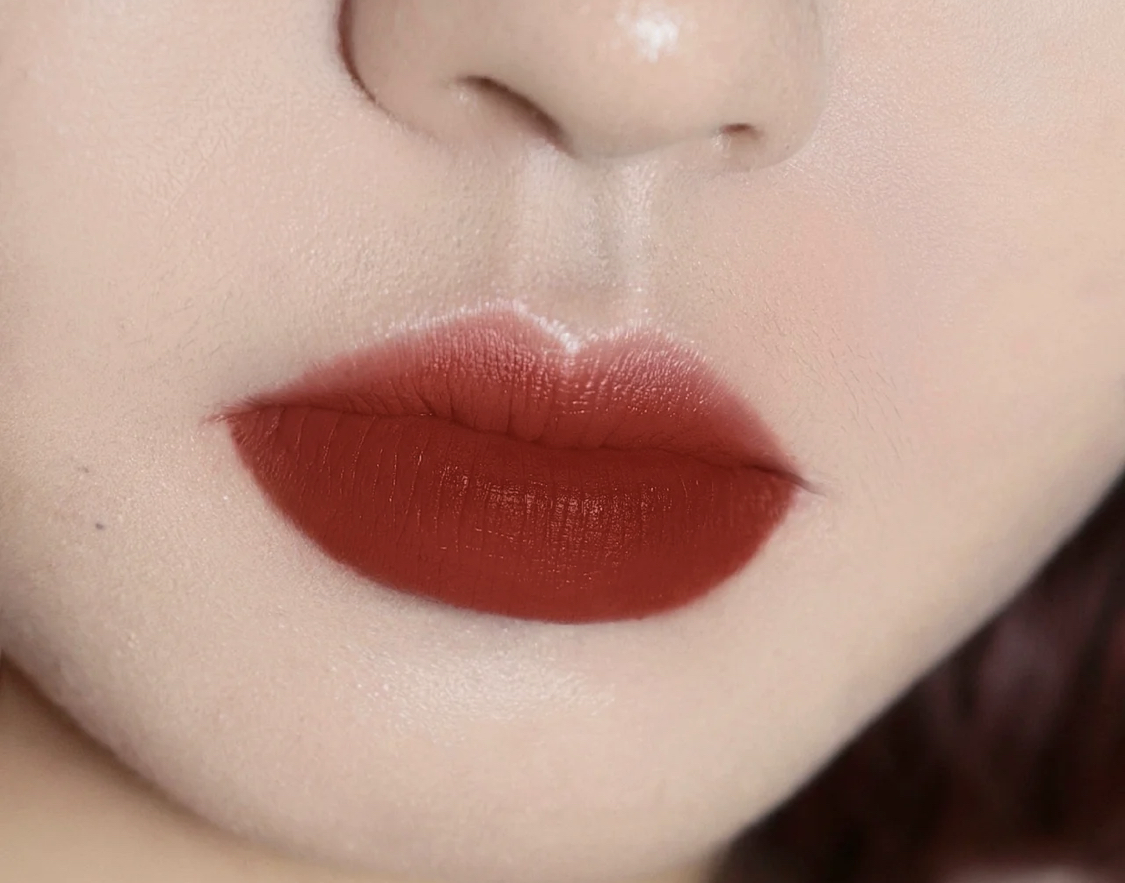 适合黄皮涂的正红色色号,秋冬黄皮大牌口红色号推荐红棕色