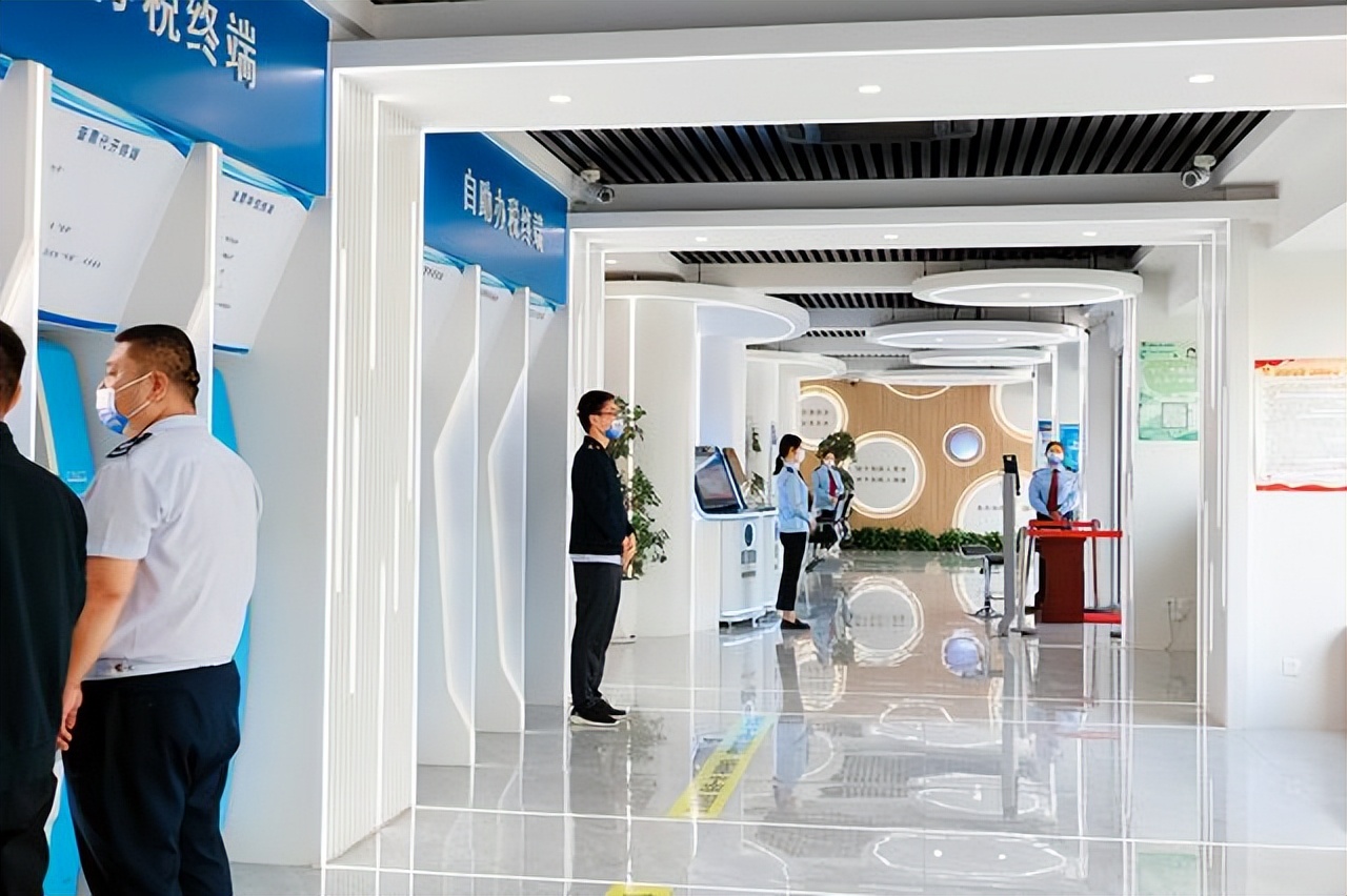 税务局严格落实政策优化纳税服务,税务局精细服务降低涉税风险措施