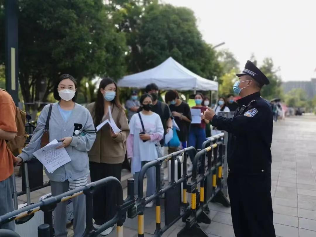 我在岗位上的暖心警事,我在治安第一线