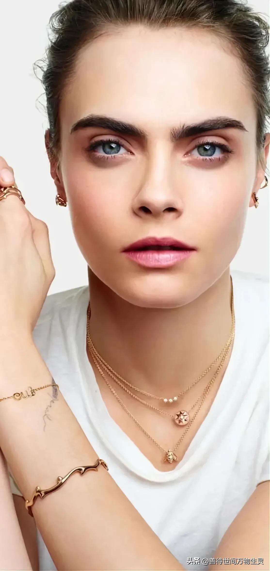 英国超模卡拉迪瓦伊,英国超模卡拉迪瓦伊海边