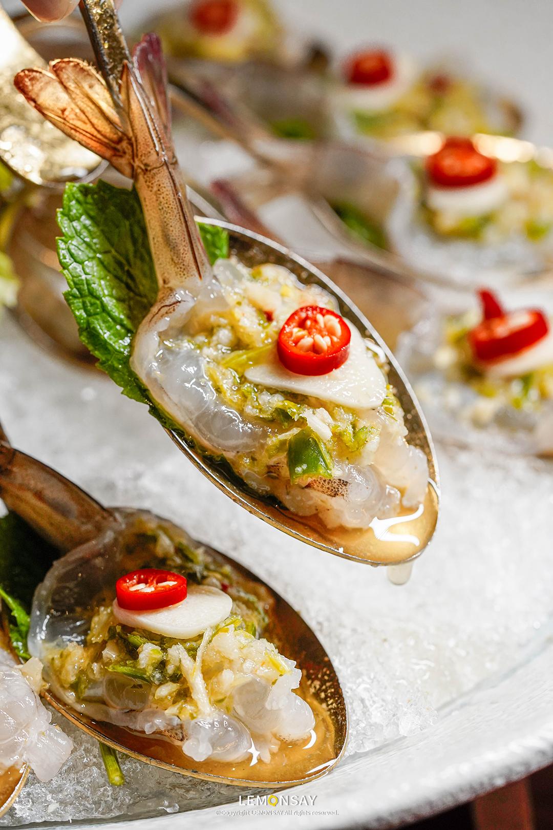 这店，想找个位置坐，比登天还难