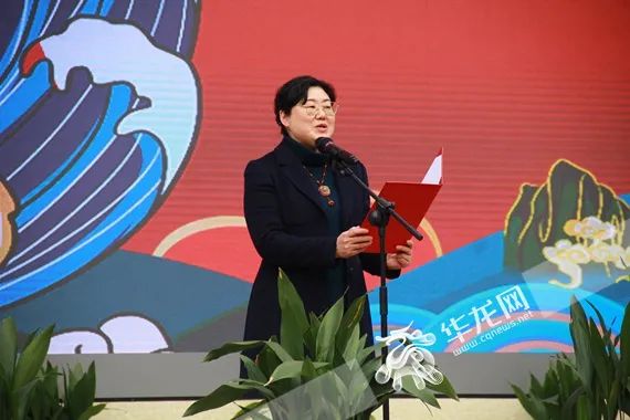 重庆四十二中举行高2022届成人仪式暨高考“冲刺”誓师大会