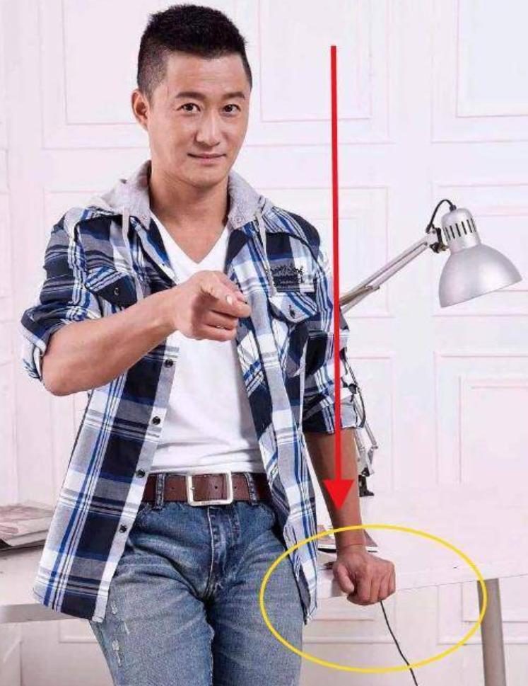 7次断手、全身100多针、大小便*禁失**，这些武打明星让人动容