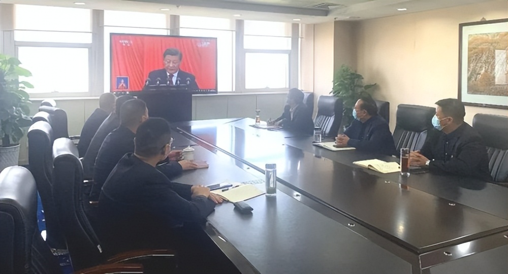 红旗民爆集团组织收听收看中国*产党共**第二十次全国代表大会开幕会