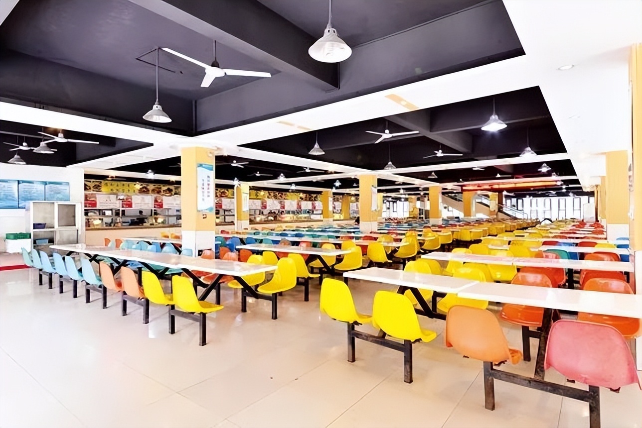 初中成绩排名稳定,中考降分的民办学校