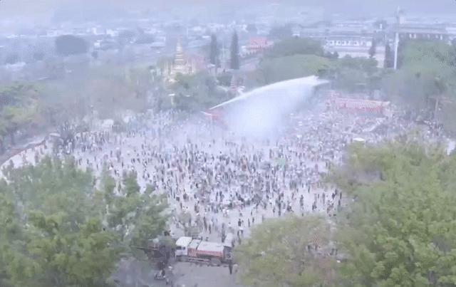 不用去云南可以过的泼水节,人生总要来云南过一次泼水节吧