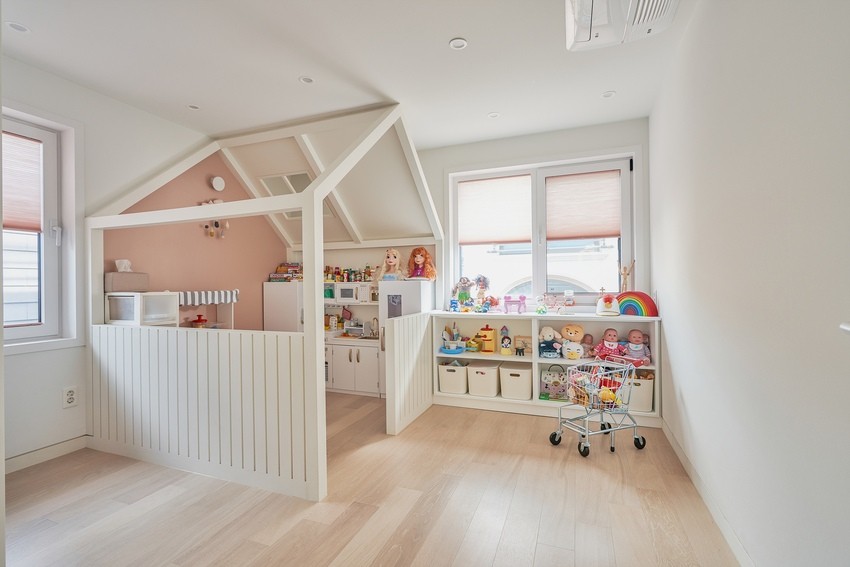 一家六口住390平方的别墅,一家6口住在40平米的房子