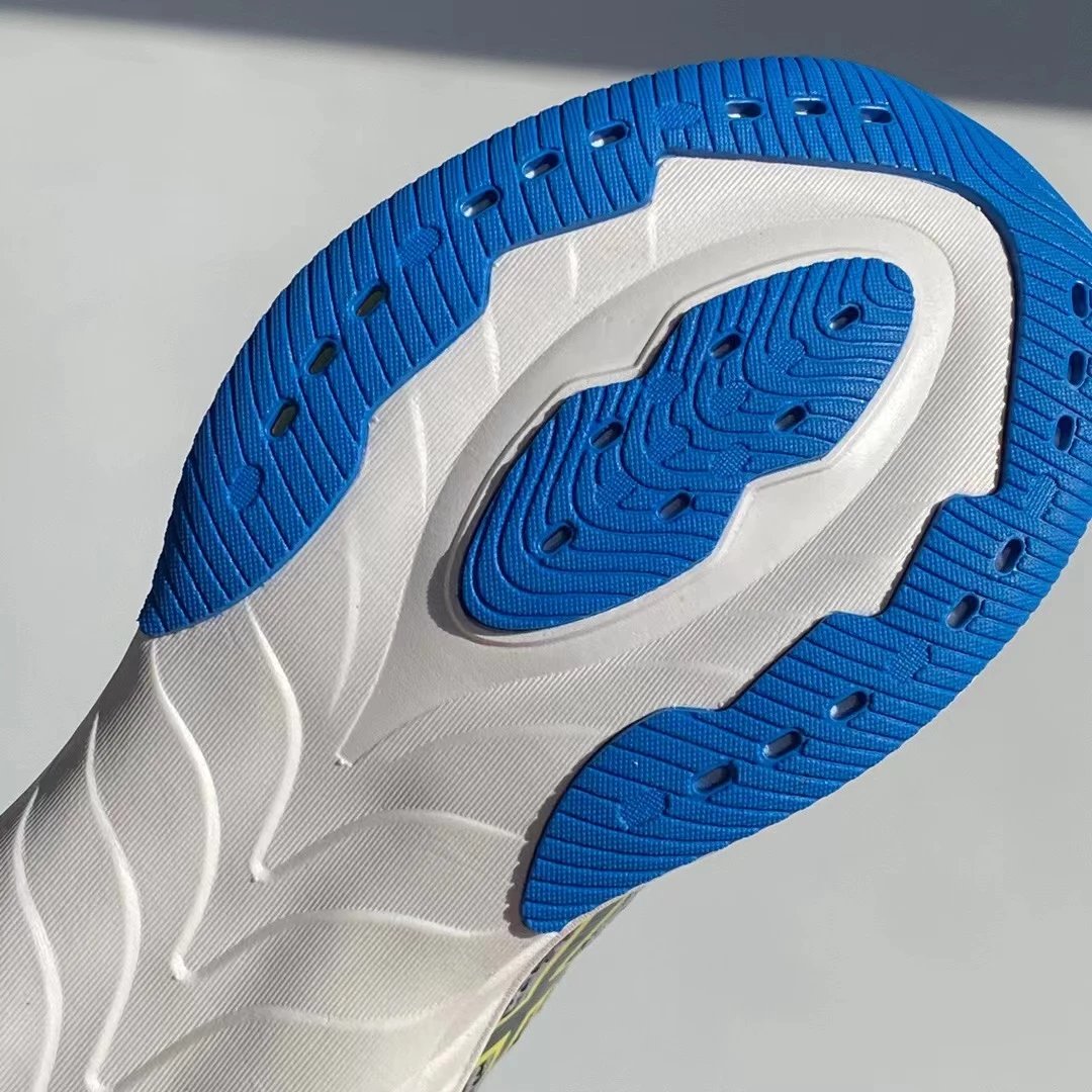 亚瑟士顶级全能型跑鞋,亚瑟士亚洲板鞋