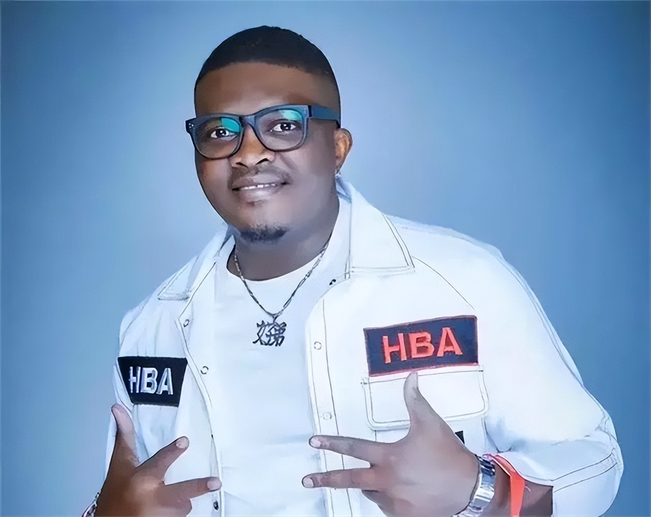 黑人歌手好弟近况：走红后迎娶中国姑娘，今36岁仍未取得中国绿卡