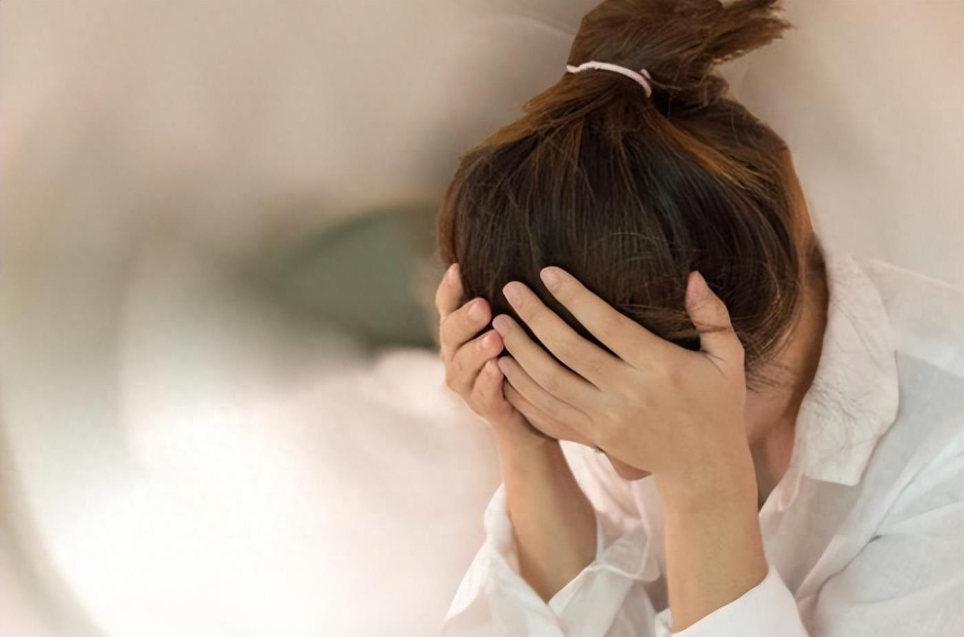 女性雌激素缺少身体出现什么症状,哪些现象说明雌激素低