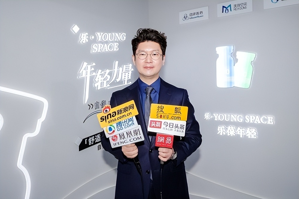 就“耀”年轻【乐Youngspace】年轻渼学空间现身时尚芭莎快闪店