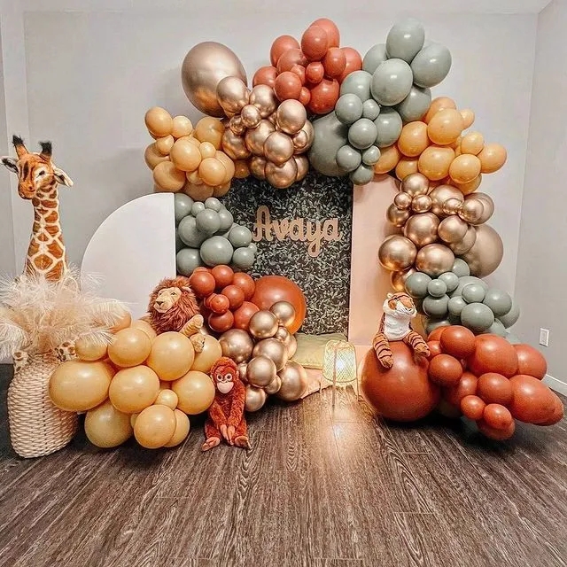 生日蛋糕流行装饰,生日蛋糕装饰多但不幼稚