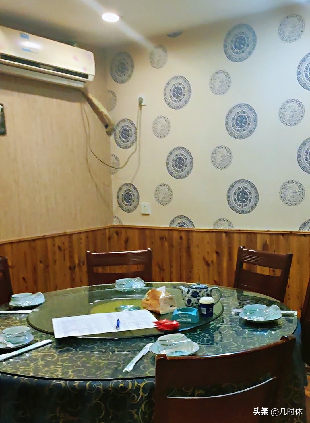 夜宵小龙虾啤酒,吃小龙虾喝啤酒的季节