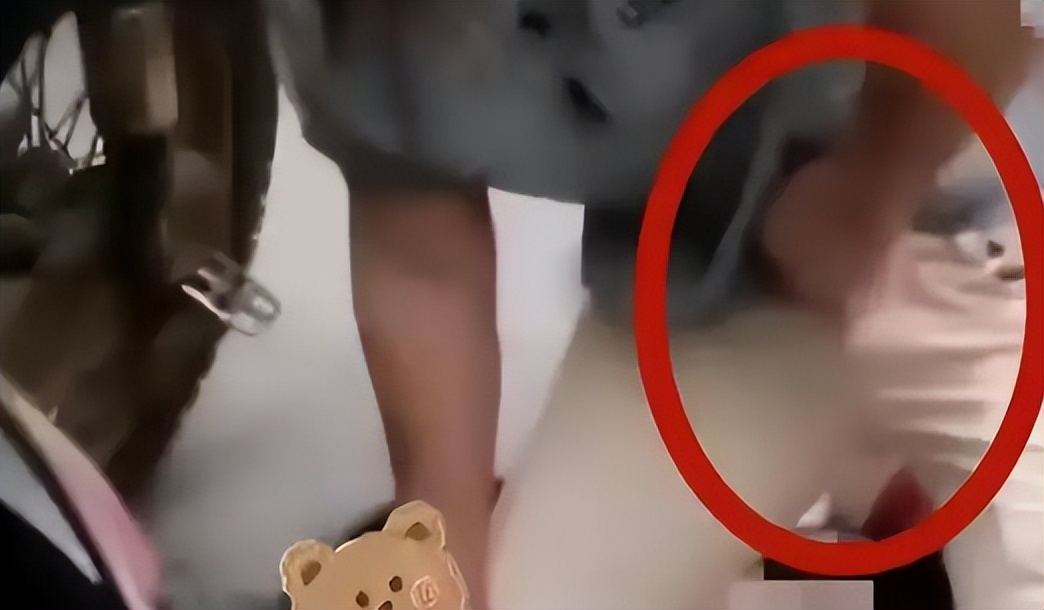 女子暴打小三真实事件,女子当街暴打小三被围观