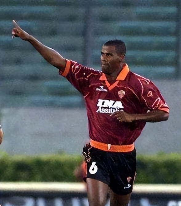 众星云集：世界足坛“阿家军”历史最强阵容，球队老板最给力