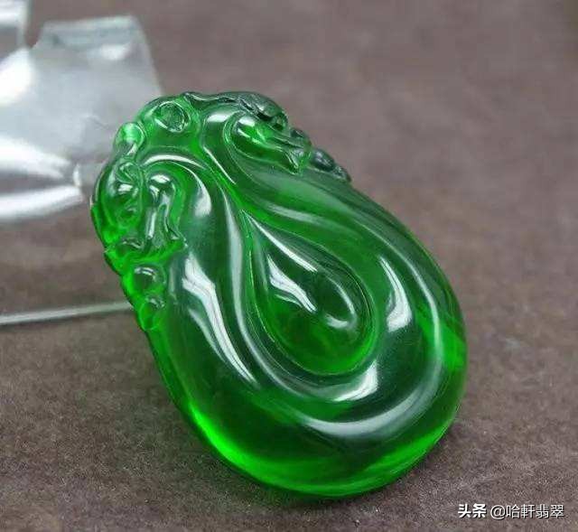 酷似啤酒瓶底的「冰翠」，为何能屡屡冒充高档冰种翡翠？